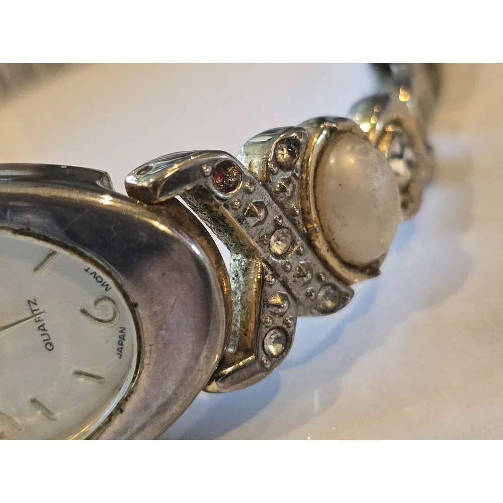 Gramercy hands quartz